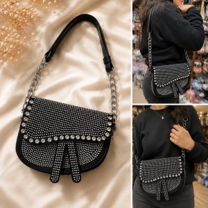 Cartera negra con strass